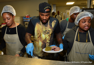 Jeezy Helps Feed Atlanta’s Homeless For Thanksgiving